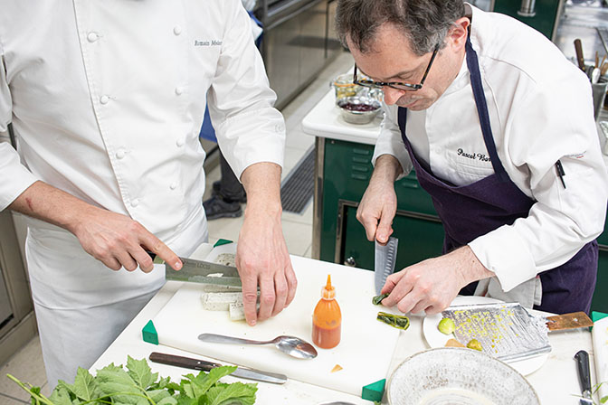 Pascal Barbot & Romain Meder en cuisine